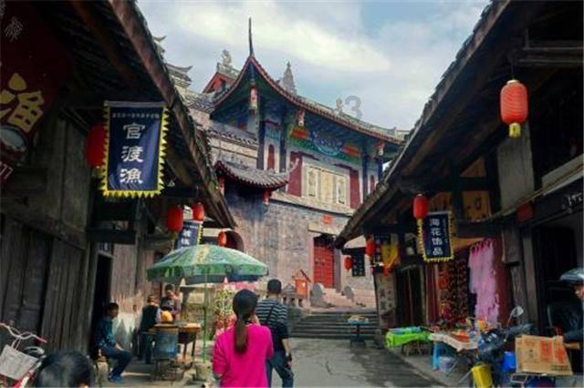 英语The scarves are all beautiful怎么翻译？游戏画面